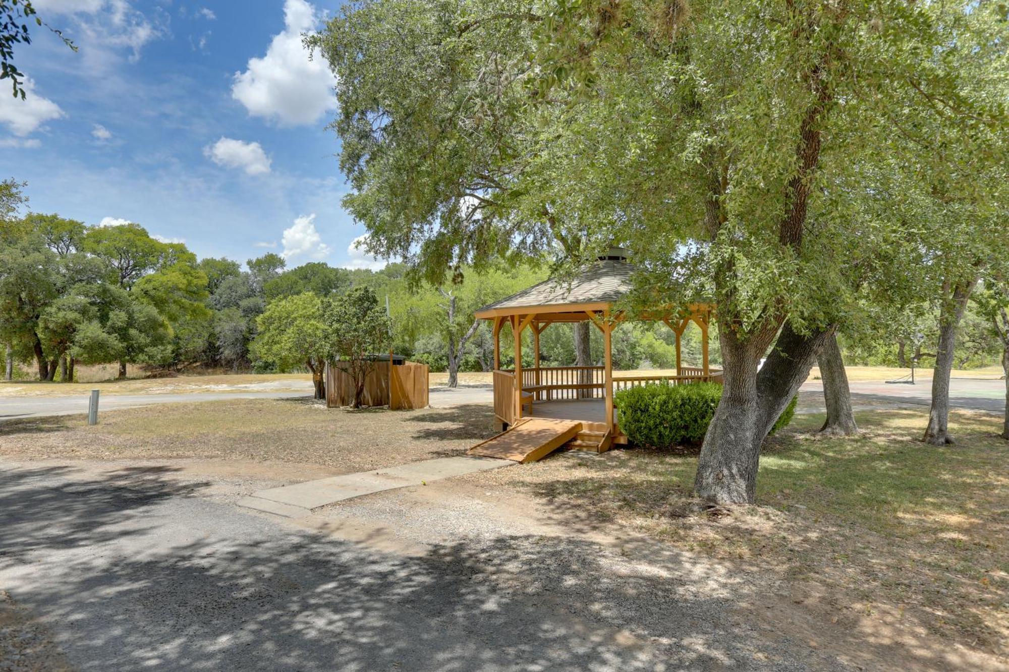 Wimberley Retreat With Grill Less Than 2 Mi To Jacobs Well! Luaran gambar